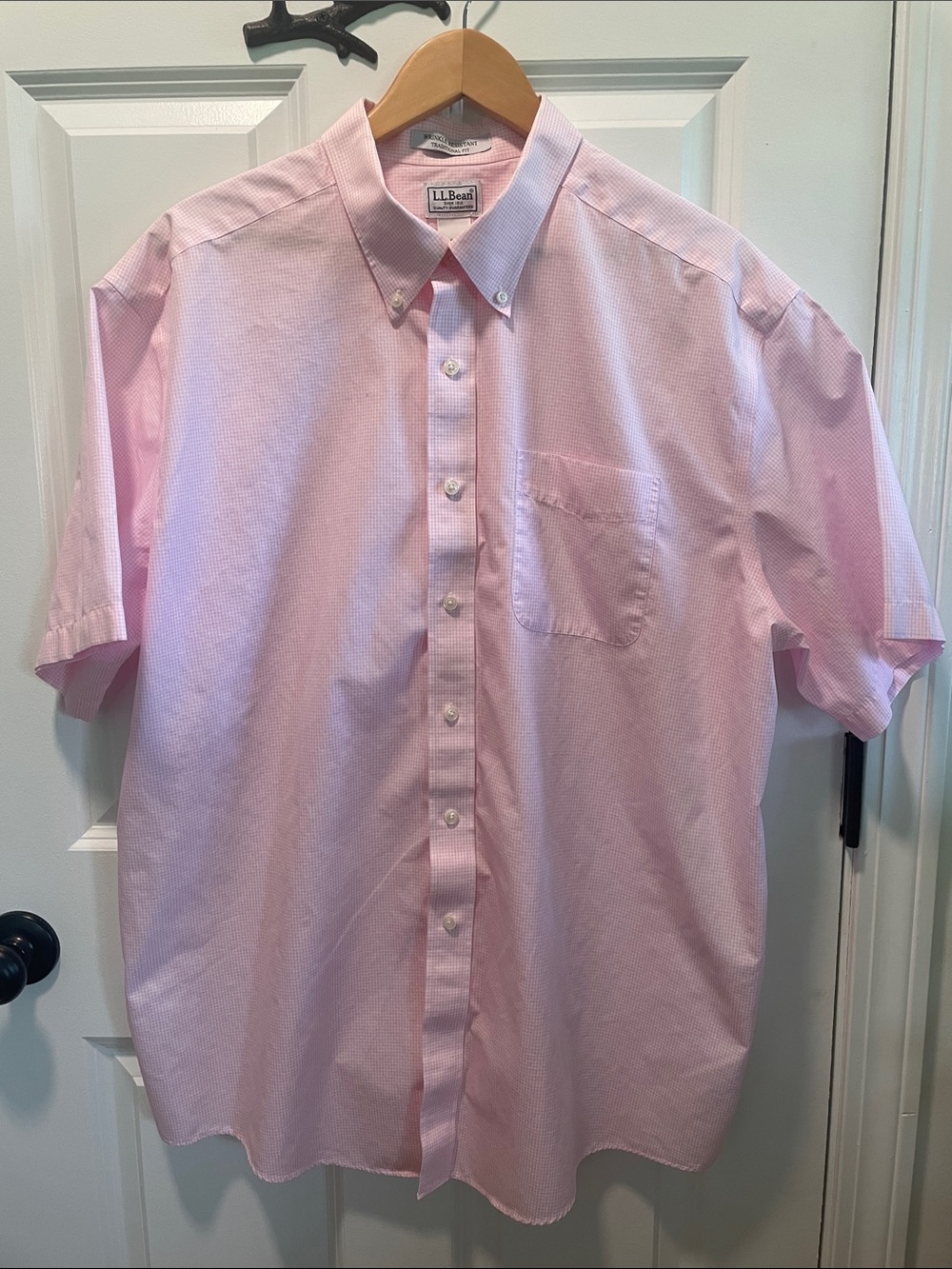 L.L. Bean Men’s Light Pink Short-Sleeve Button-Down Shirt